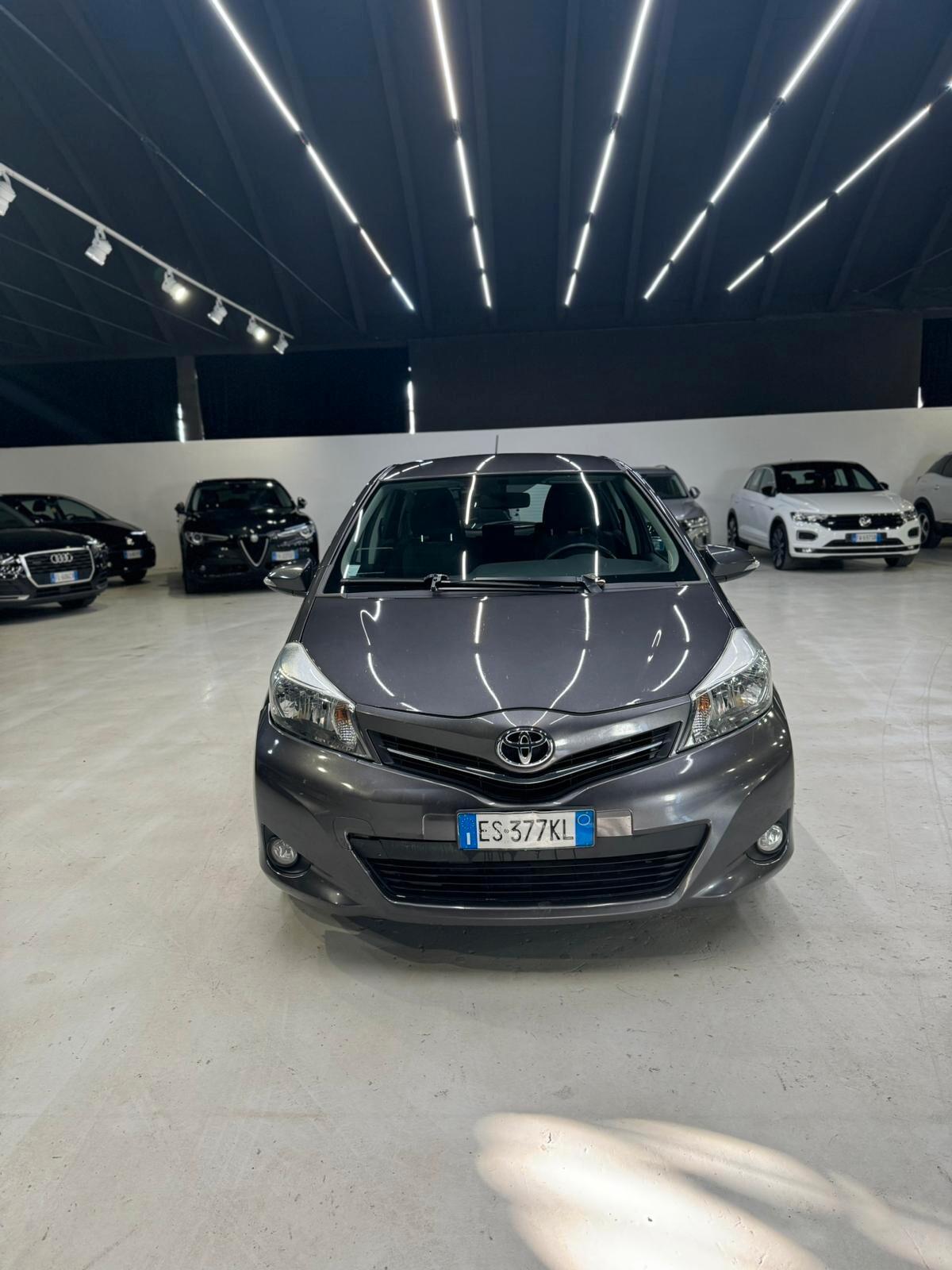 TOYOTA YSRIS NEOPATENTATI