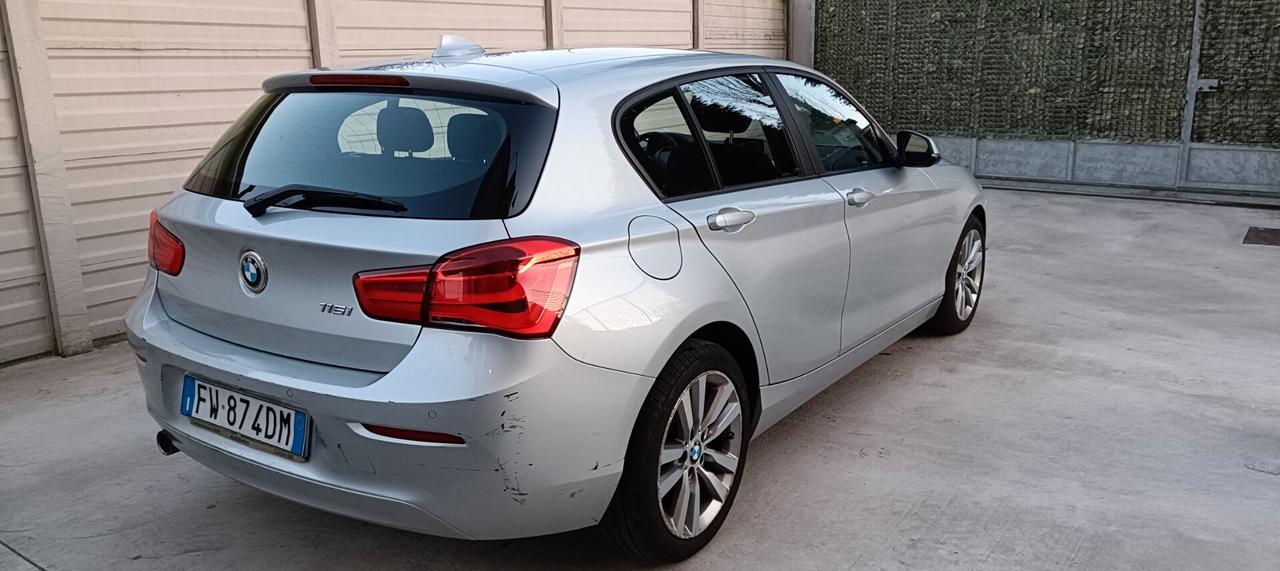 Bmw 116 116i 5p. Urban