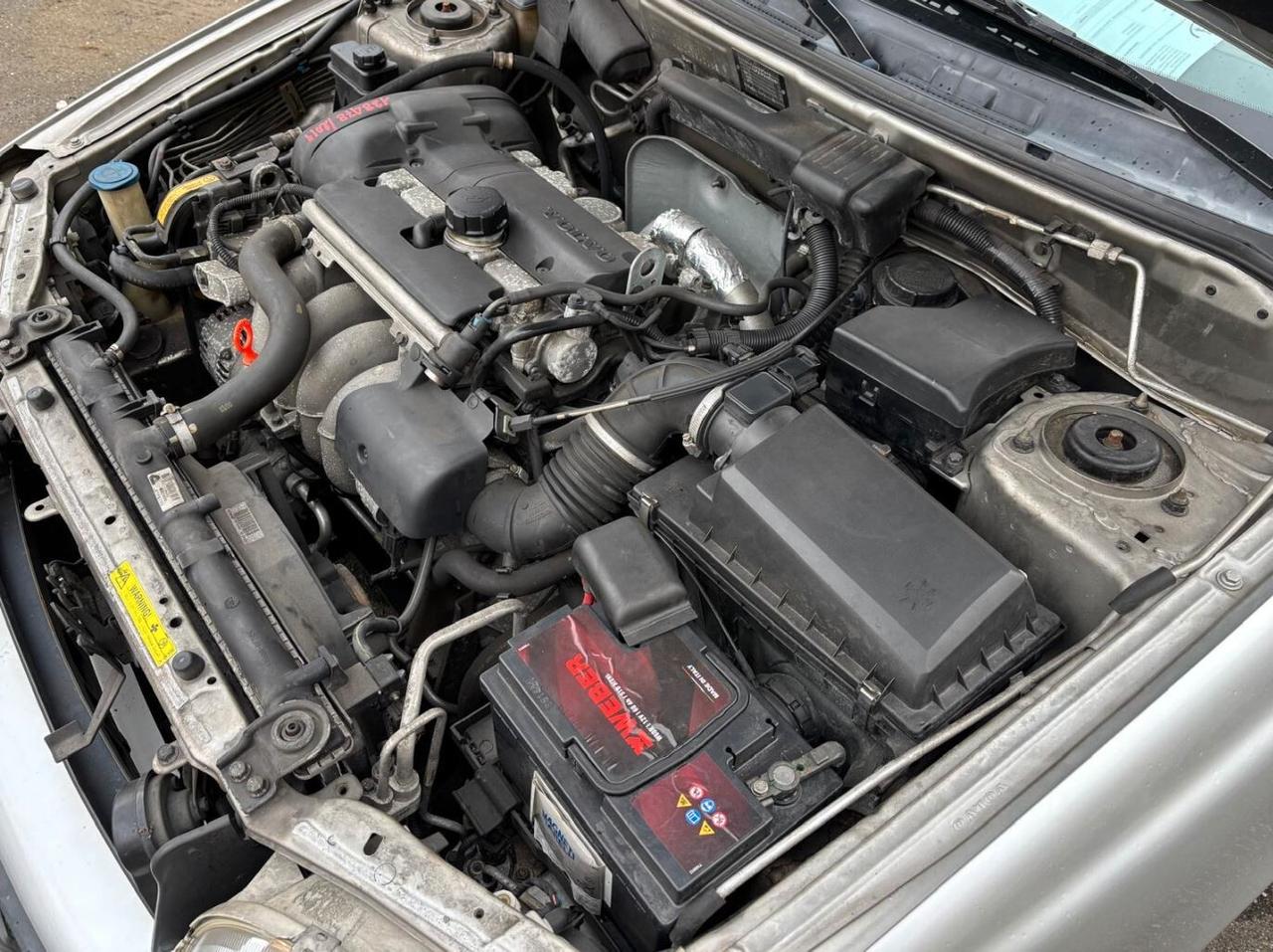 Volvo V40 1.6 16V cat