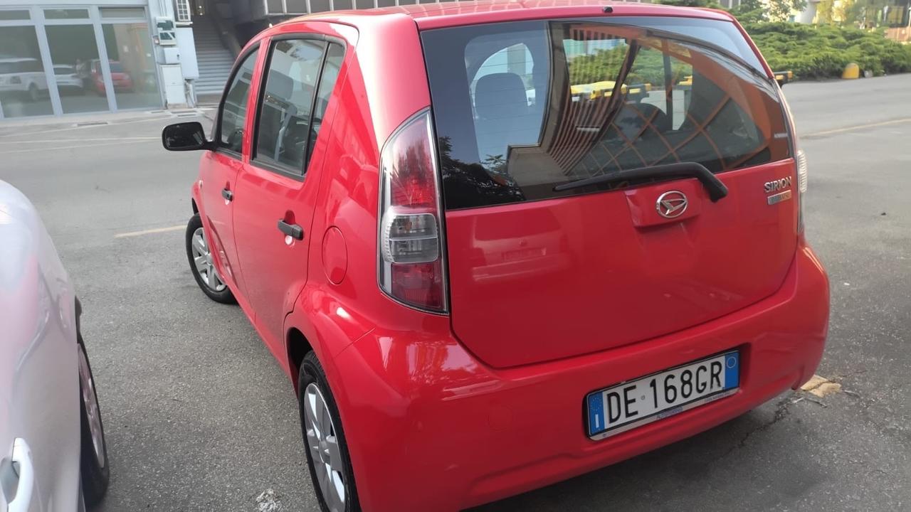 Daihatsu Sirion 1.0 12V Aki