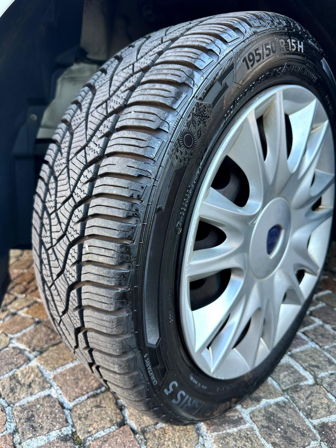 Lancia Ypsilon 1.2Bz 69Cv 5P - Uniproprietario
