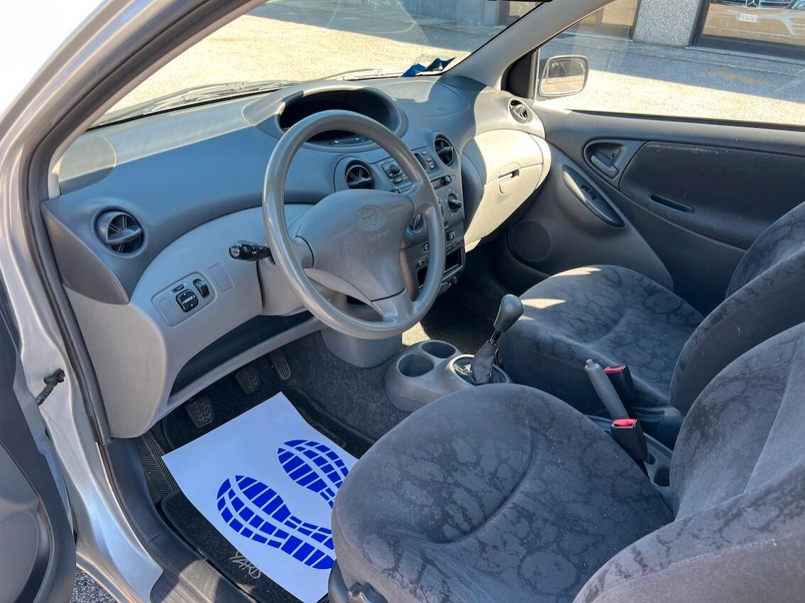 Toyota Yaris Yaris 3p 1.0 - 102.500 KM - NEOPATENTATI
