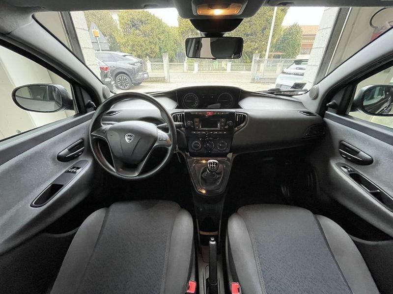 Lancia Ypsilon Ypsilon 1.0 FireFly 5 porte S&S Hybrid Silver