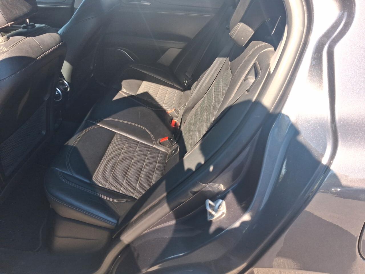 Alfa Romeo Stelvio 2.2 Turbodiesel 180 CV AT8 RWD Executive