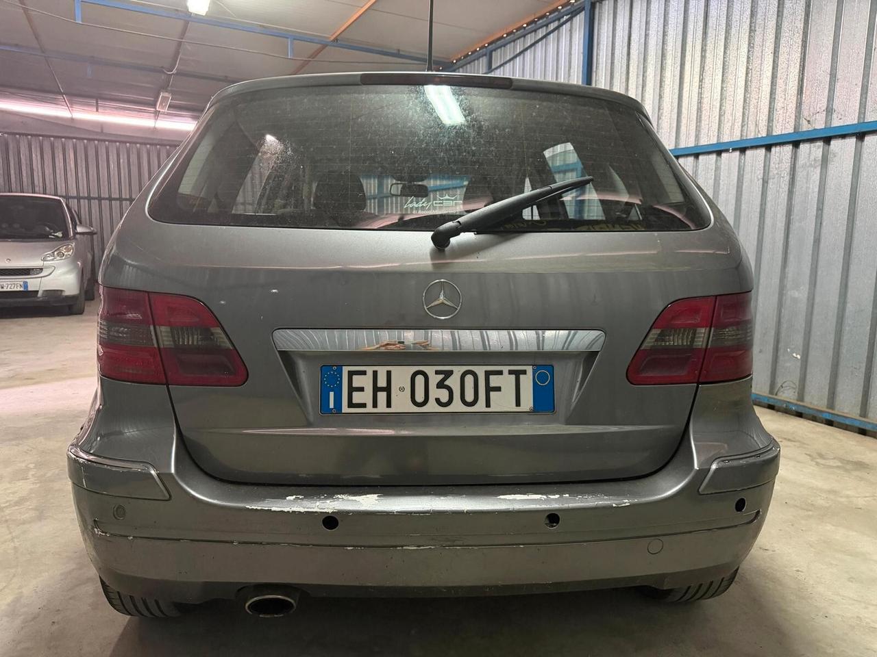 MERCEDES BENZ B 180 - NEOPATENTATI