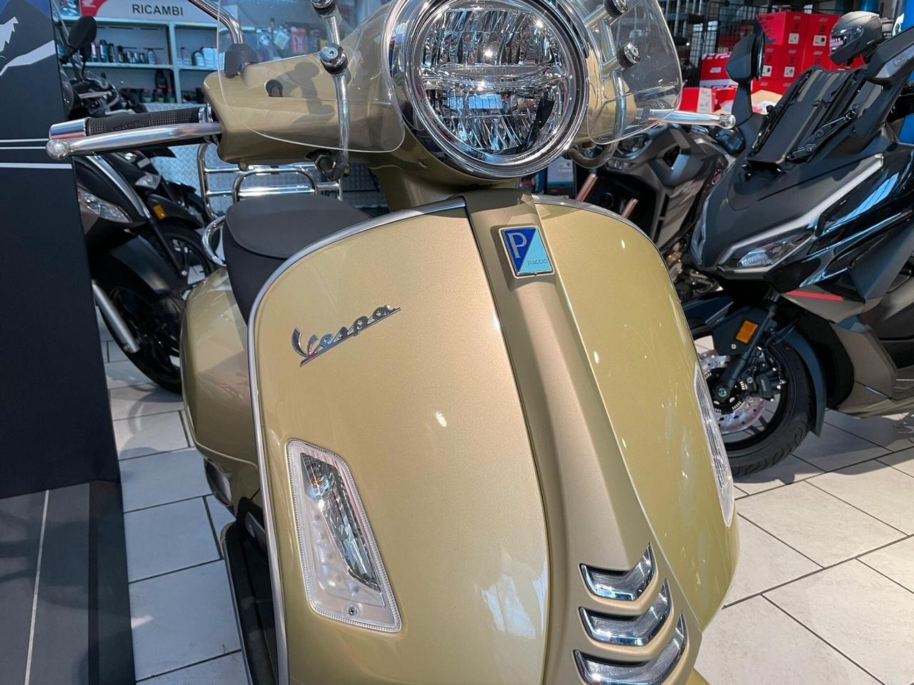 Vespa GTS 300 SUPERTECH 75°