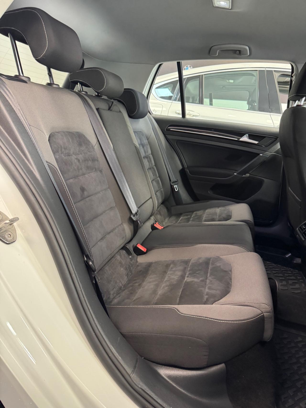 Volkswagen Golf 1.6 TDI 110 CV DSG HIGHLINE