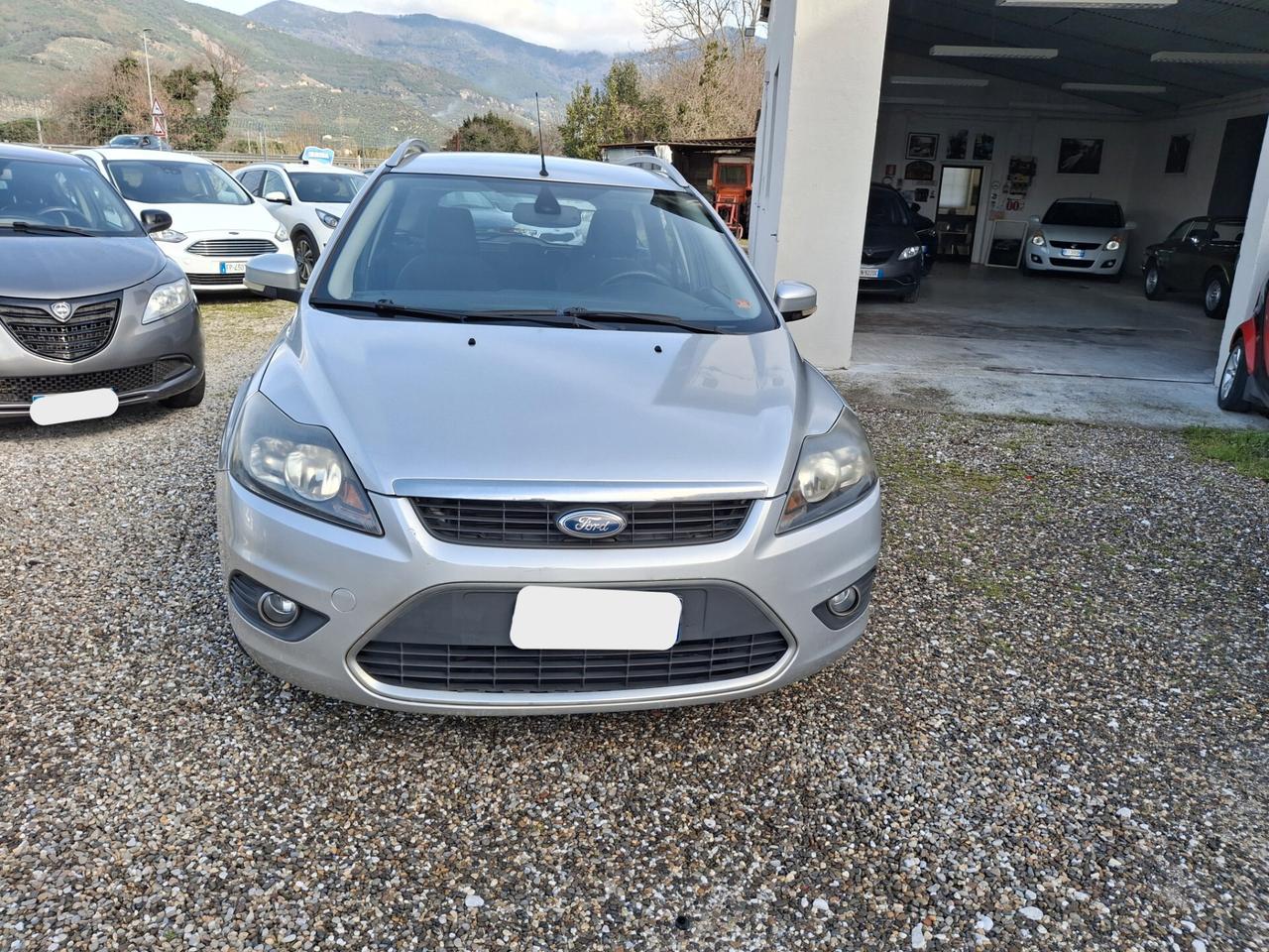 Ford Focus 2.0 (145CV) 5p. Bz.- GPL . Titanium.