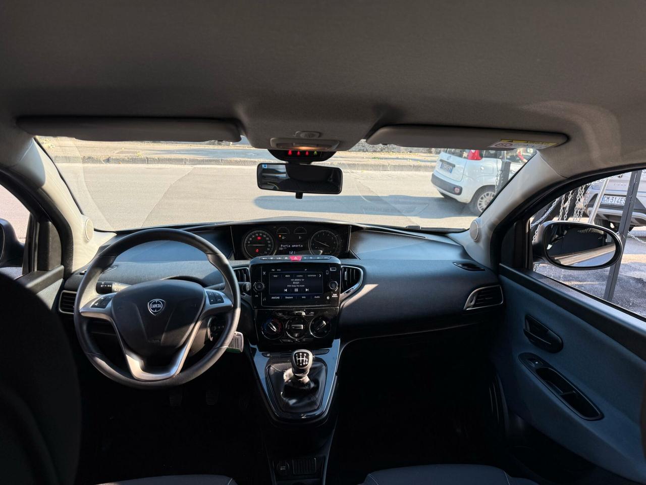 Lancia Ypsilon 1.0 FireFly 5 porte S&S Hybrid Gold