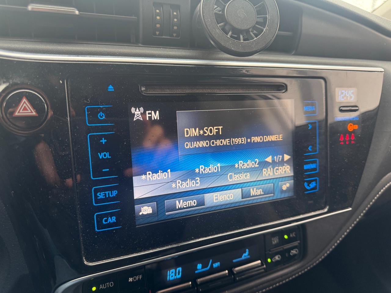 TOYOTA Auris 1.6 D-4D Lounge