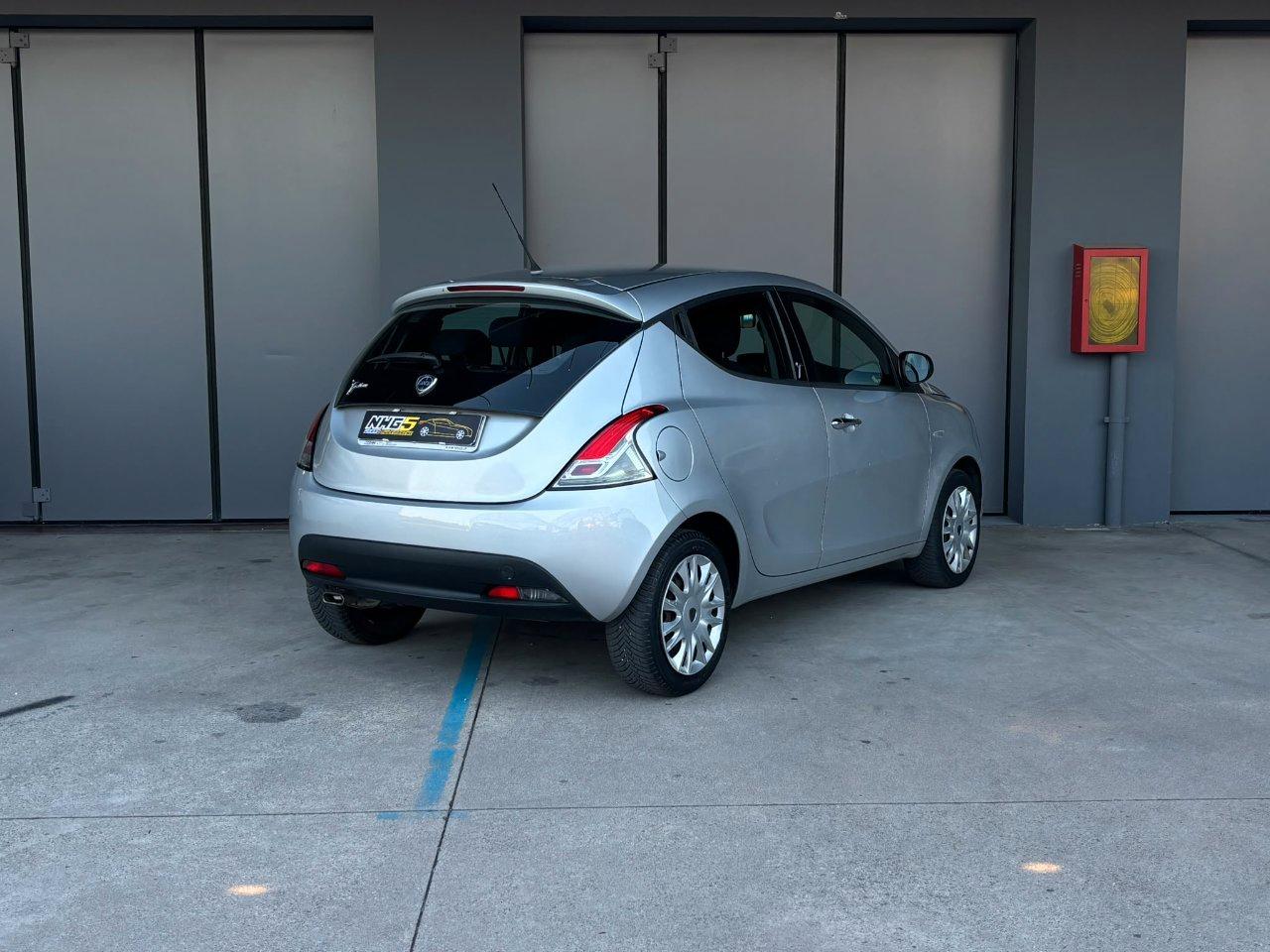 Lancia Ypsilon 5 Porte Ypsilon 1.2 8v Silver s&s 69cv E6