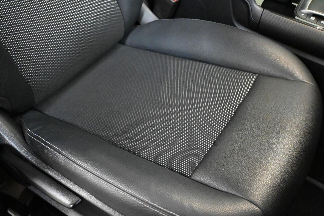 MERCEDES GLB (X247) GLB 200 d Automati...