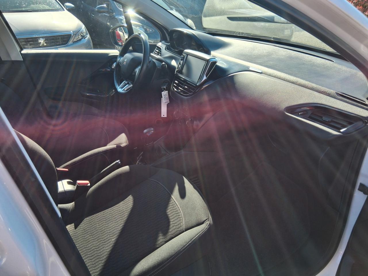 Peugeot 208 PureTech 82 5 porte Allure