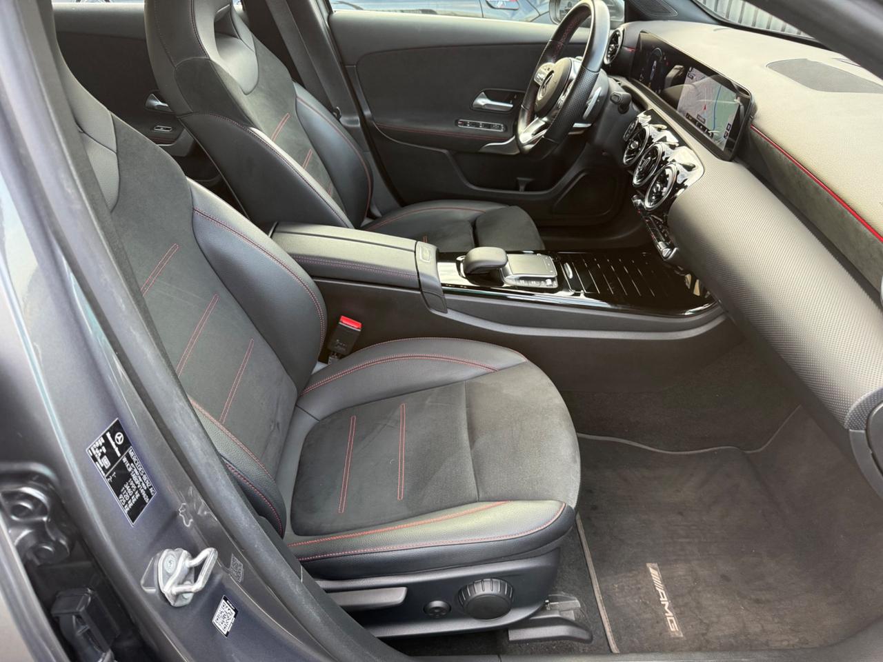 MERCEDES A 180 d PREMIUM PACK AMG Automatica