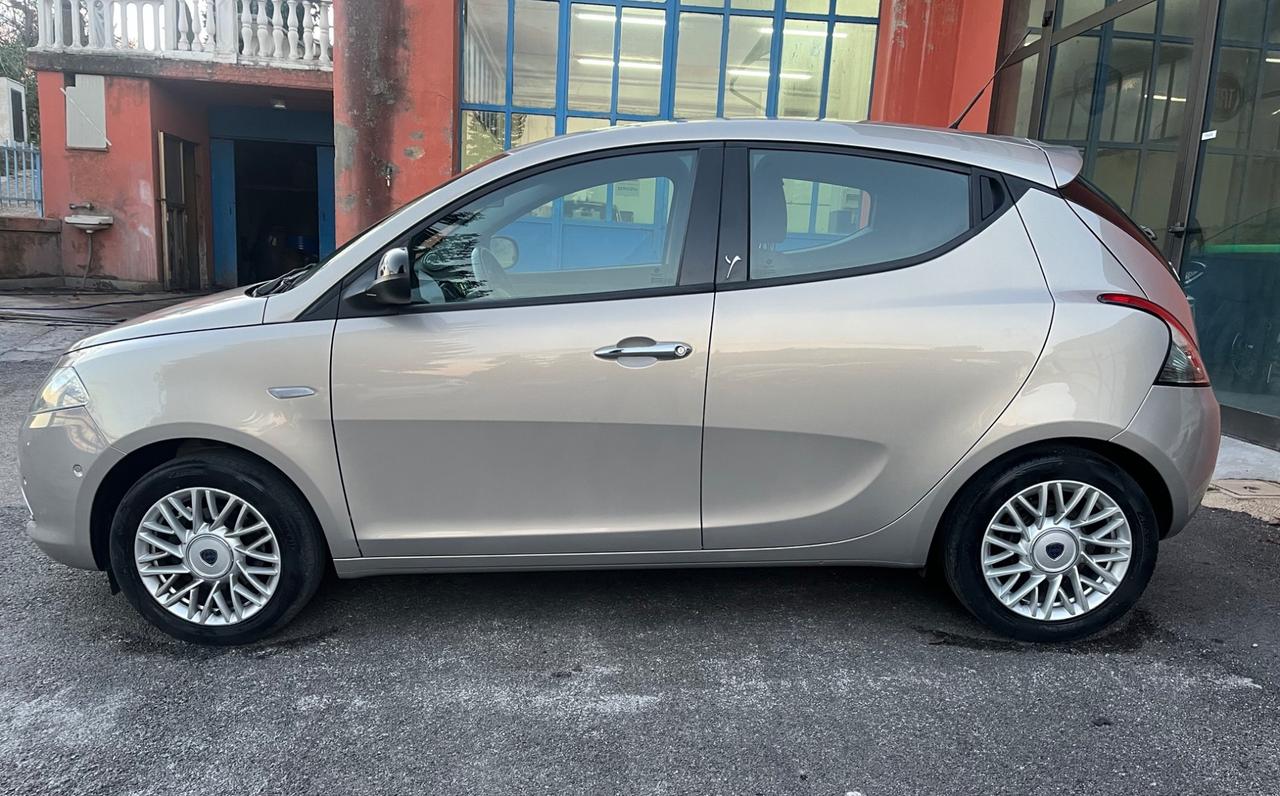 Lancia Ypsilon 1.2 69 CV 5 porte Gold-full-