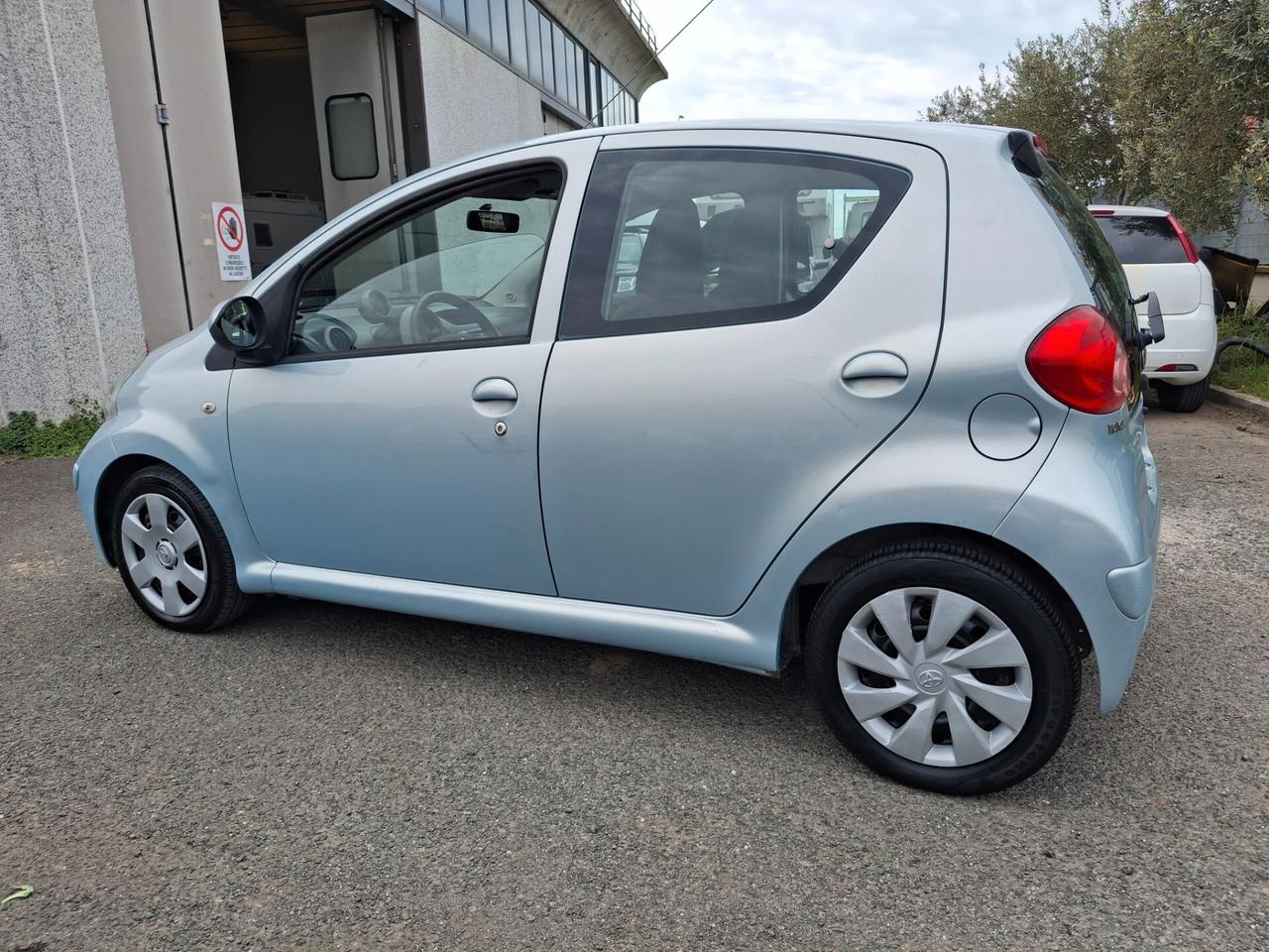 Toyota Aygo 1.0 12V VVT-i 5 Porte-NEOPATENTATI-