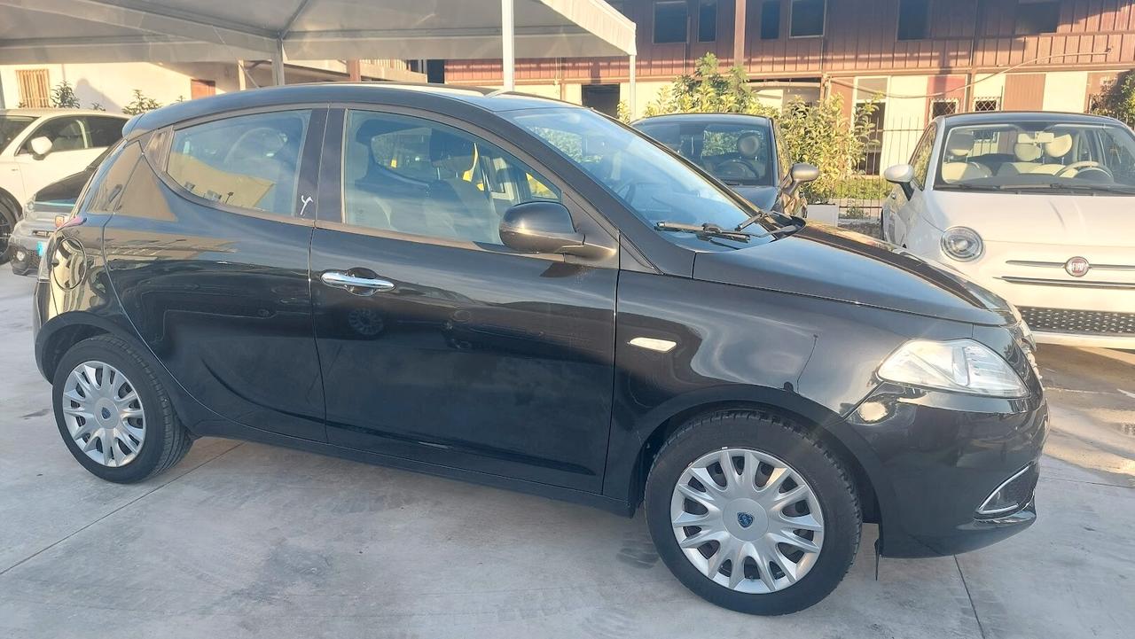 Lancia Ypsilon 1.2 69 CV 5 porte 2014