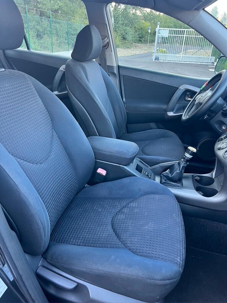 Toyota RAV 4 RAV4 2.2 D-4D 177 CV Sol Plus