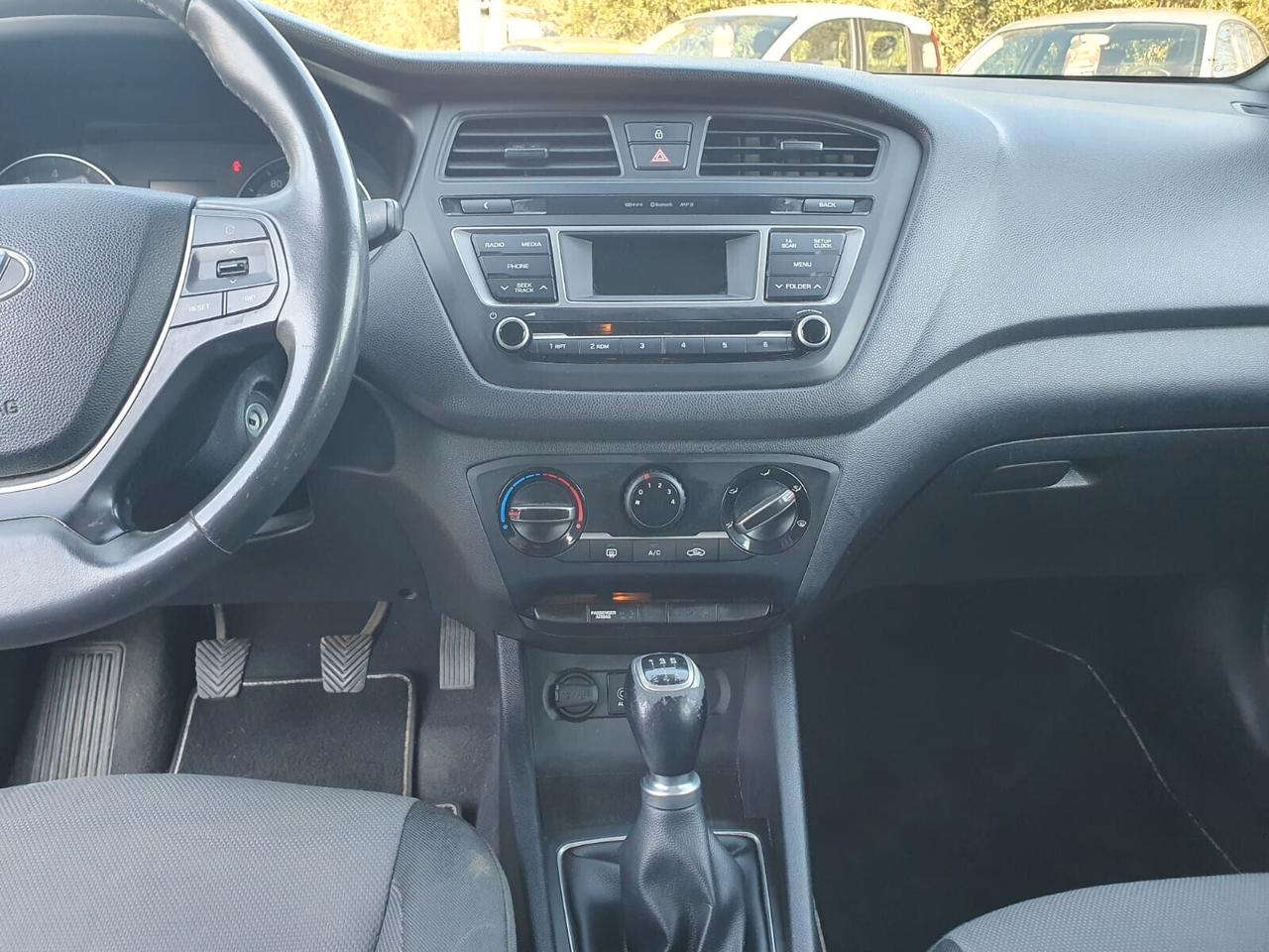 Hyundai i20 1.2 5 porte Blackline NEOPATENTATI