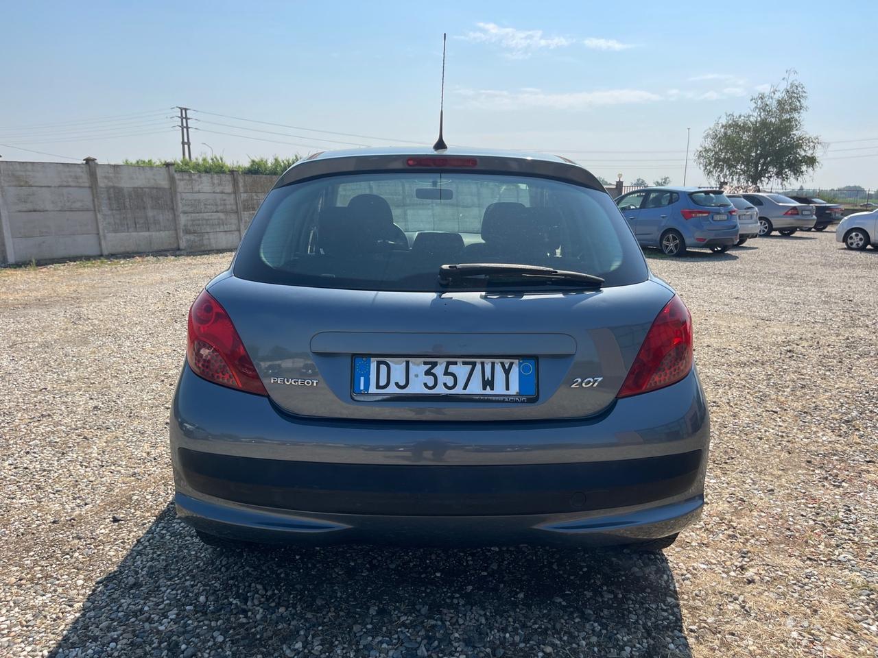 Peugeot 207 1.4 HDi 70CV 5p. XT