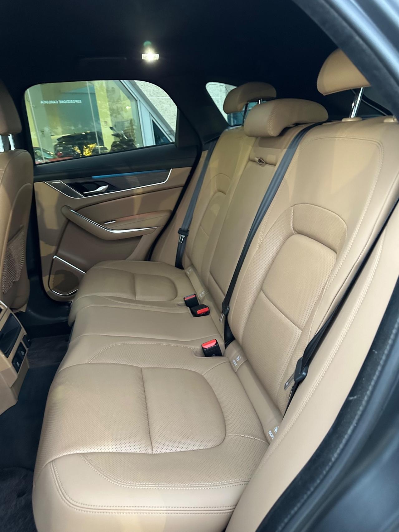 Jaguar F-Pace 2.0d SE 163cv AUTOCARRO N1 totalmente detraibile