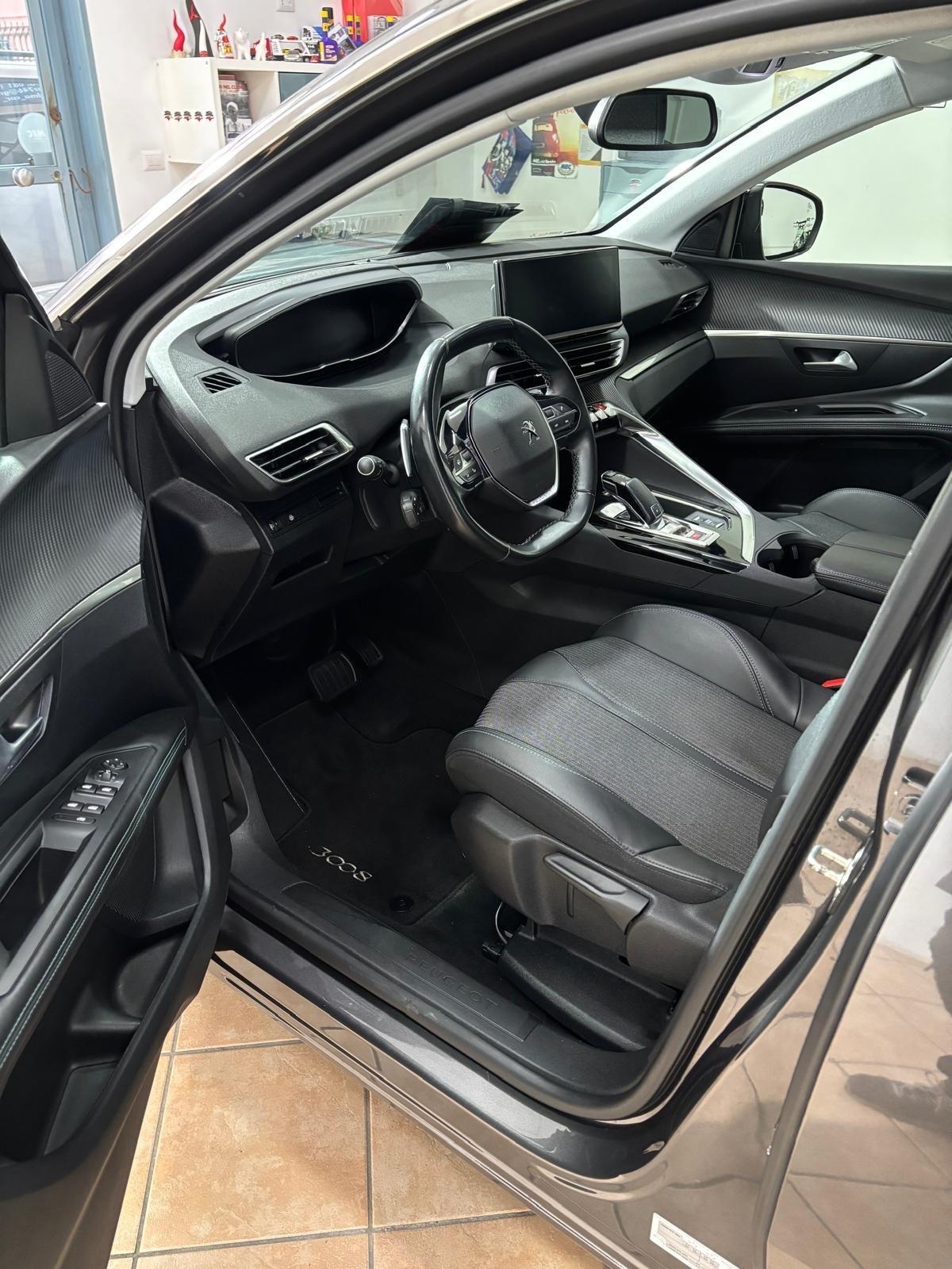 Peugeot 3008 BlueHDi 130 S&S EAT8 Allure