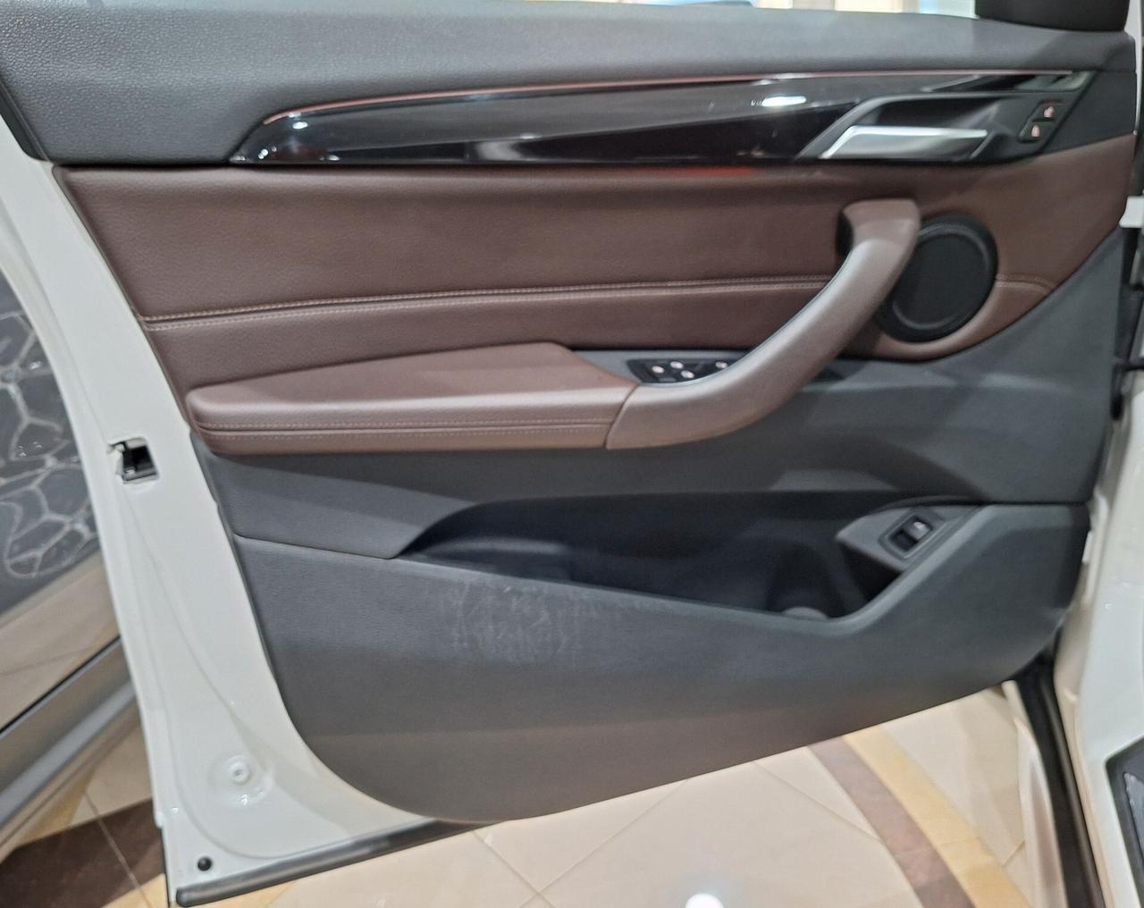 Bmw X1 sDrive18d xLine PERMUTO