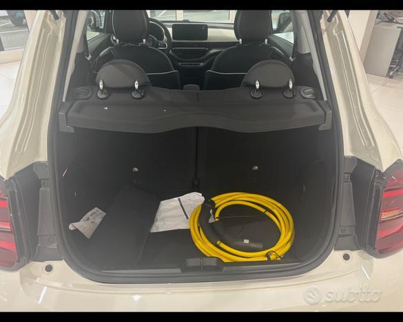 FIAT 500 Bev Hatchback My24 500e -320 Berli N71118
