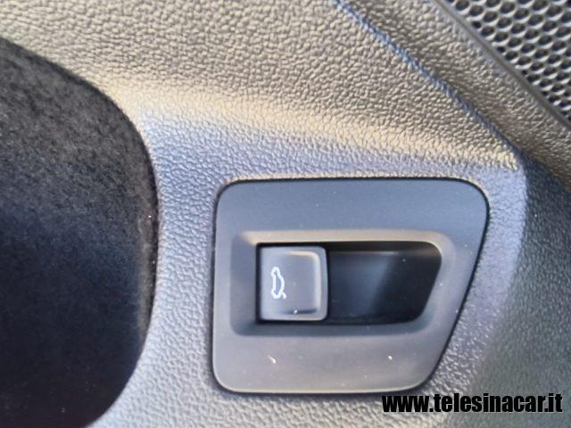 VOLKSWAGEN Passat Variant 1.6 TDI SCR DSG Business BMT