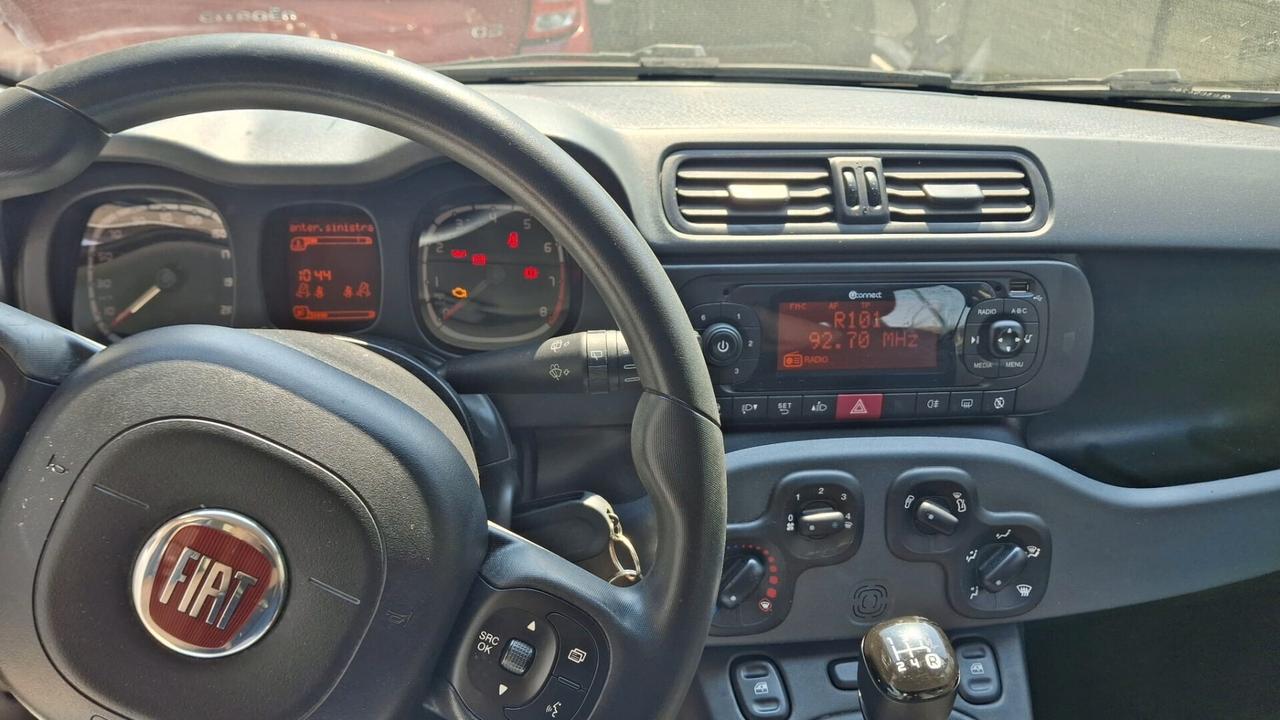 Fiat Panda 1.2 Connected by Wind