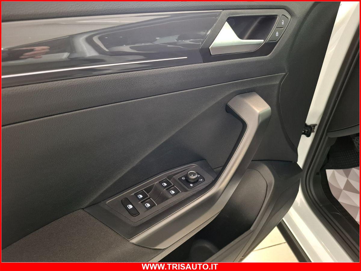 VOLKSWAGEN T-Roc 1.0 Tsi Style NEOPATENTATI (FULL LED+NAVI)