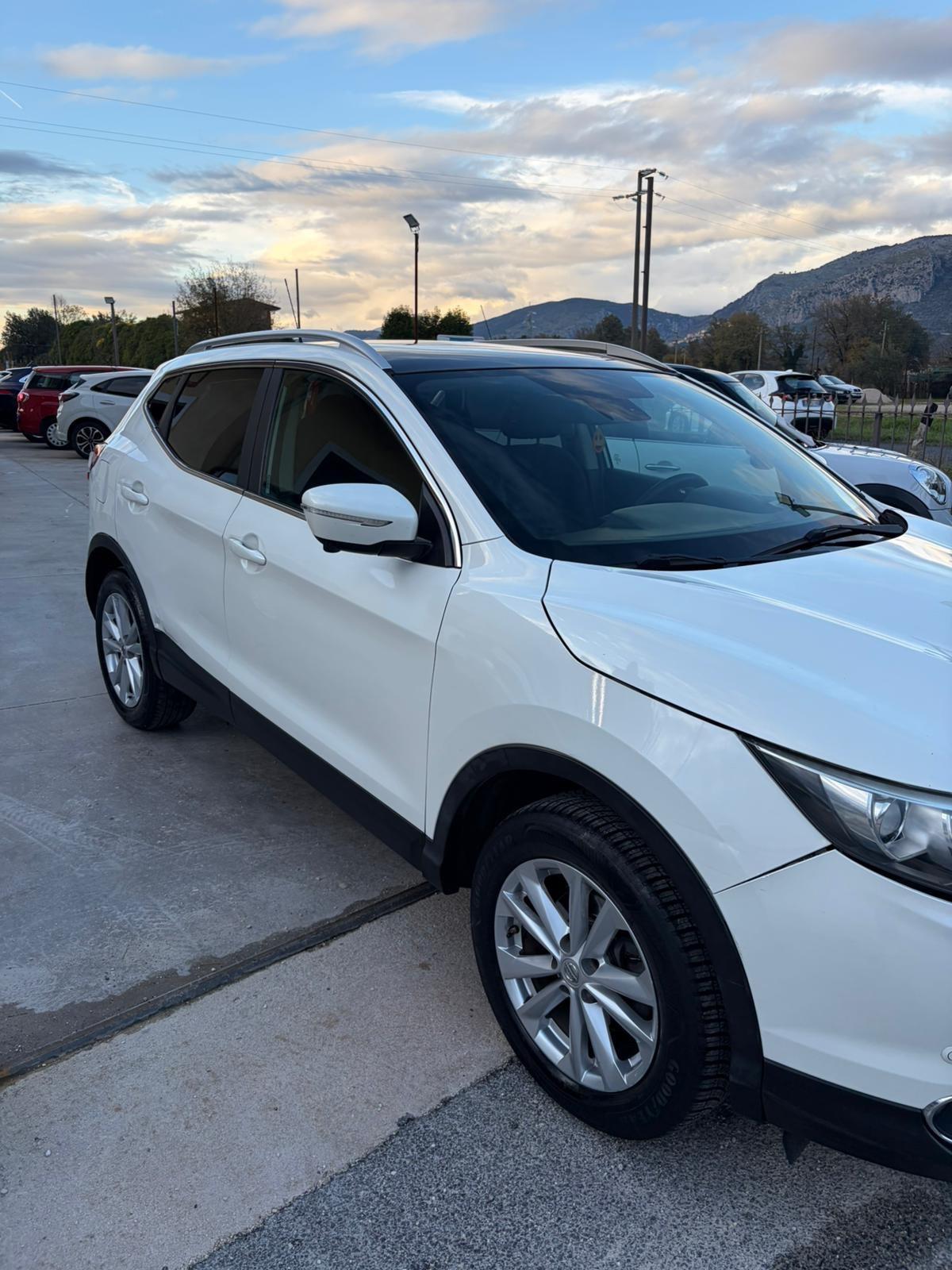 Nissan Qashqai 1.5 dCi Tekna tetto in vetro full