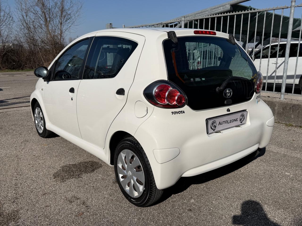 Toyota Aygo 1.0 12V VVT-i 5 porte Connect