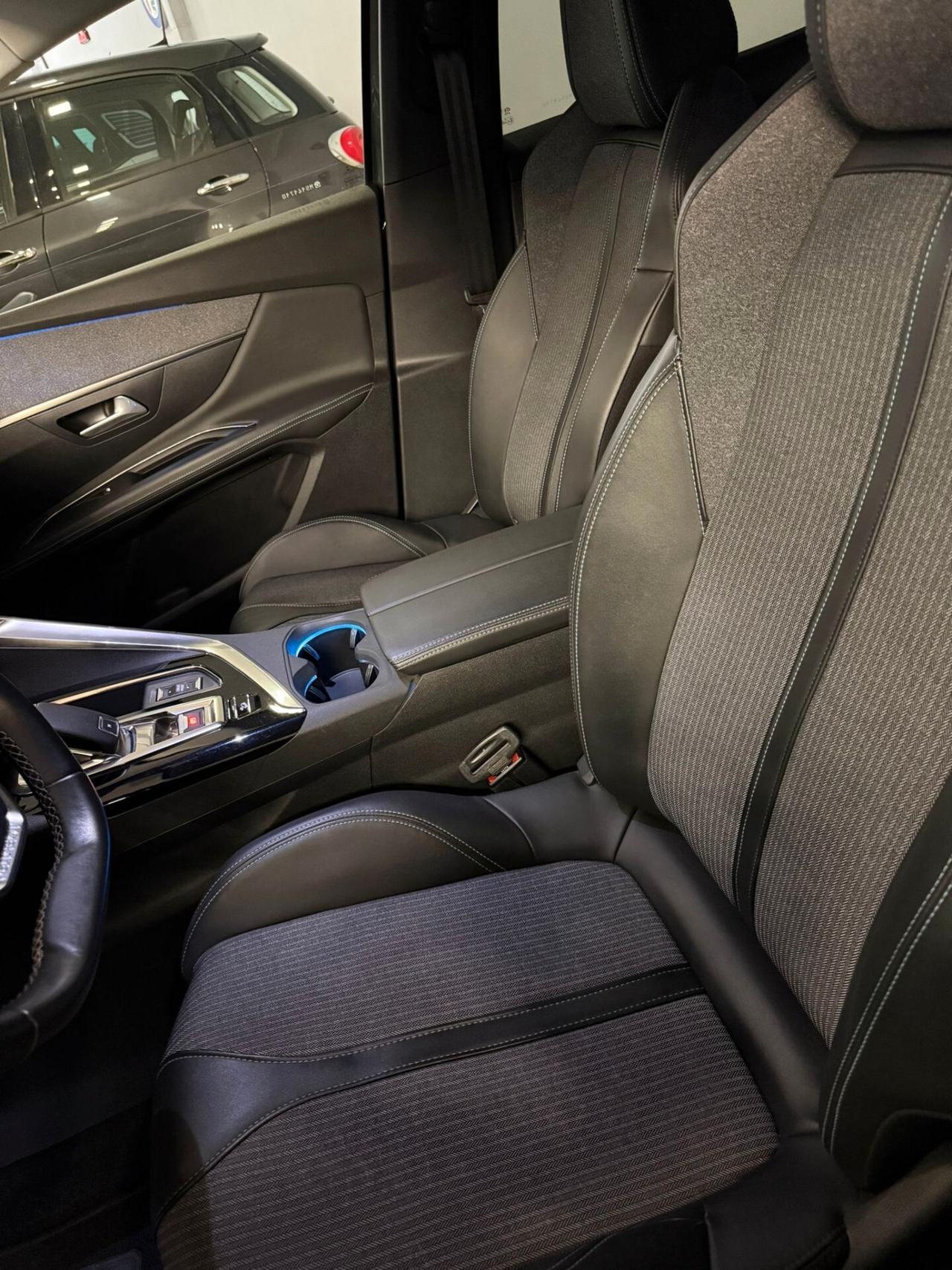 Peugeot 3008 BlueHDi 130 S&S EAT8 Allure