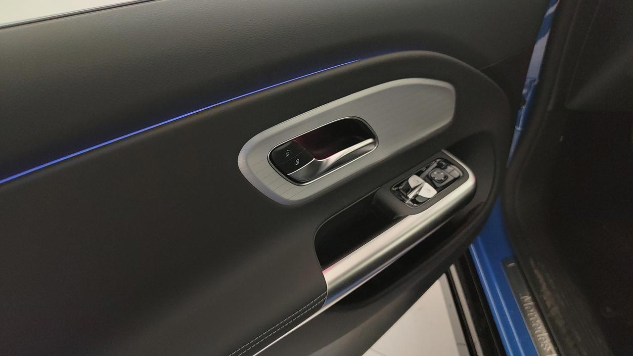 Mercedes-Benz CLA 250+ con tecnologia EQ