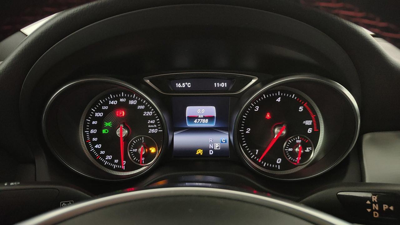 Mercedes-Benz CLA 200 d (cdi) Premium auto