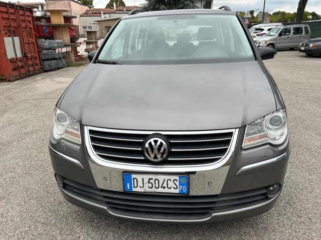 VOLKSWAGEN Touran 1.9 TDI 105CV Highline senza nessun lavoro da fare