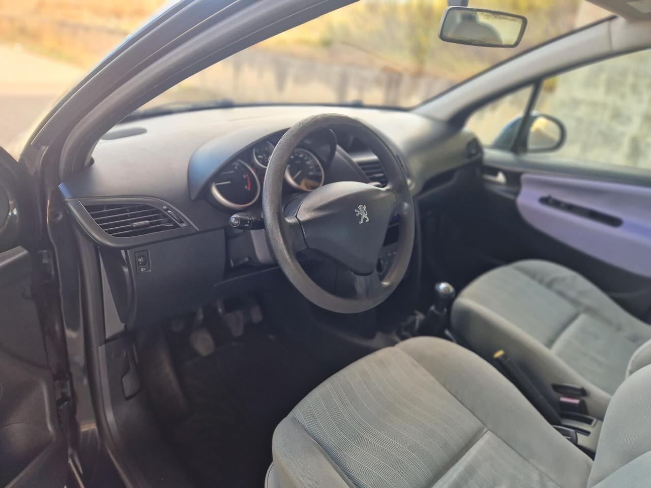 Peugeot 207 1.4 HDi 70CV 5p. X Line