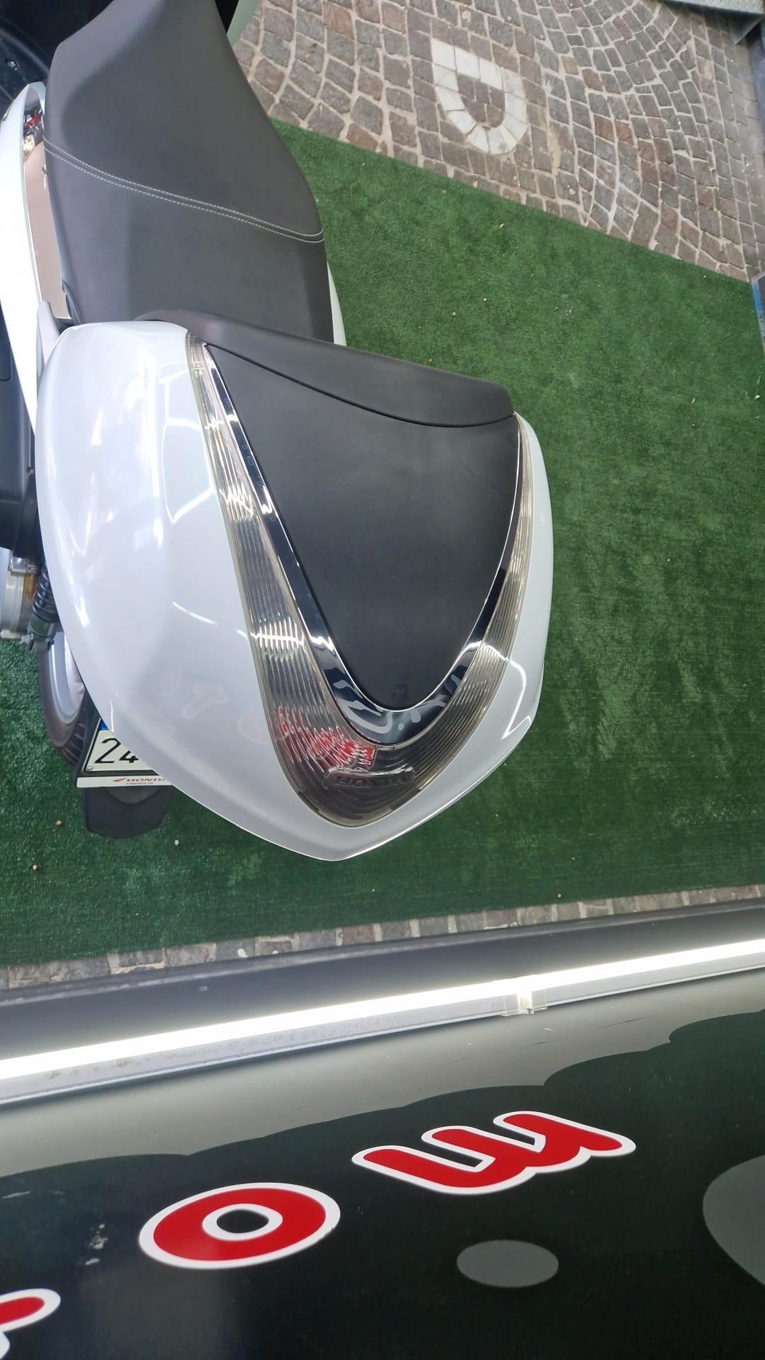 Honda SH 300