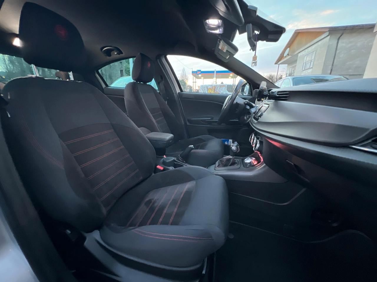 Alfa Romeo Giulietta 1.6 JTDm TCT 120 CV Super Pack sportivo Veloce