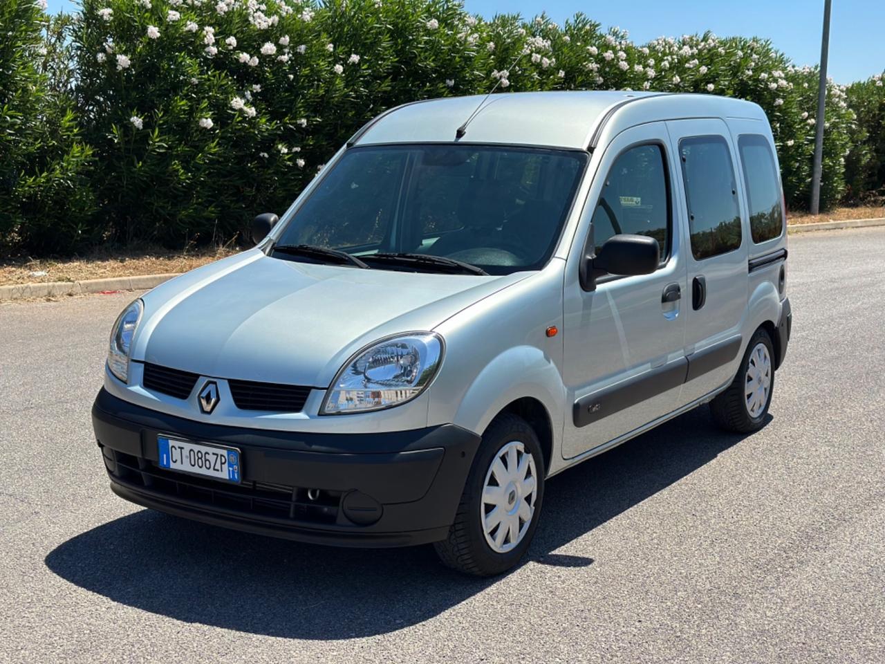 Renault Kangoo 1.5 dCi/82CV trasporto disabili