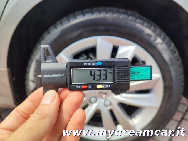 VOLVO V60 B4 (d) Geartronic Momentum Business