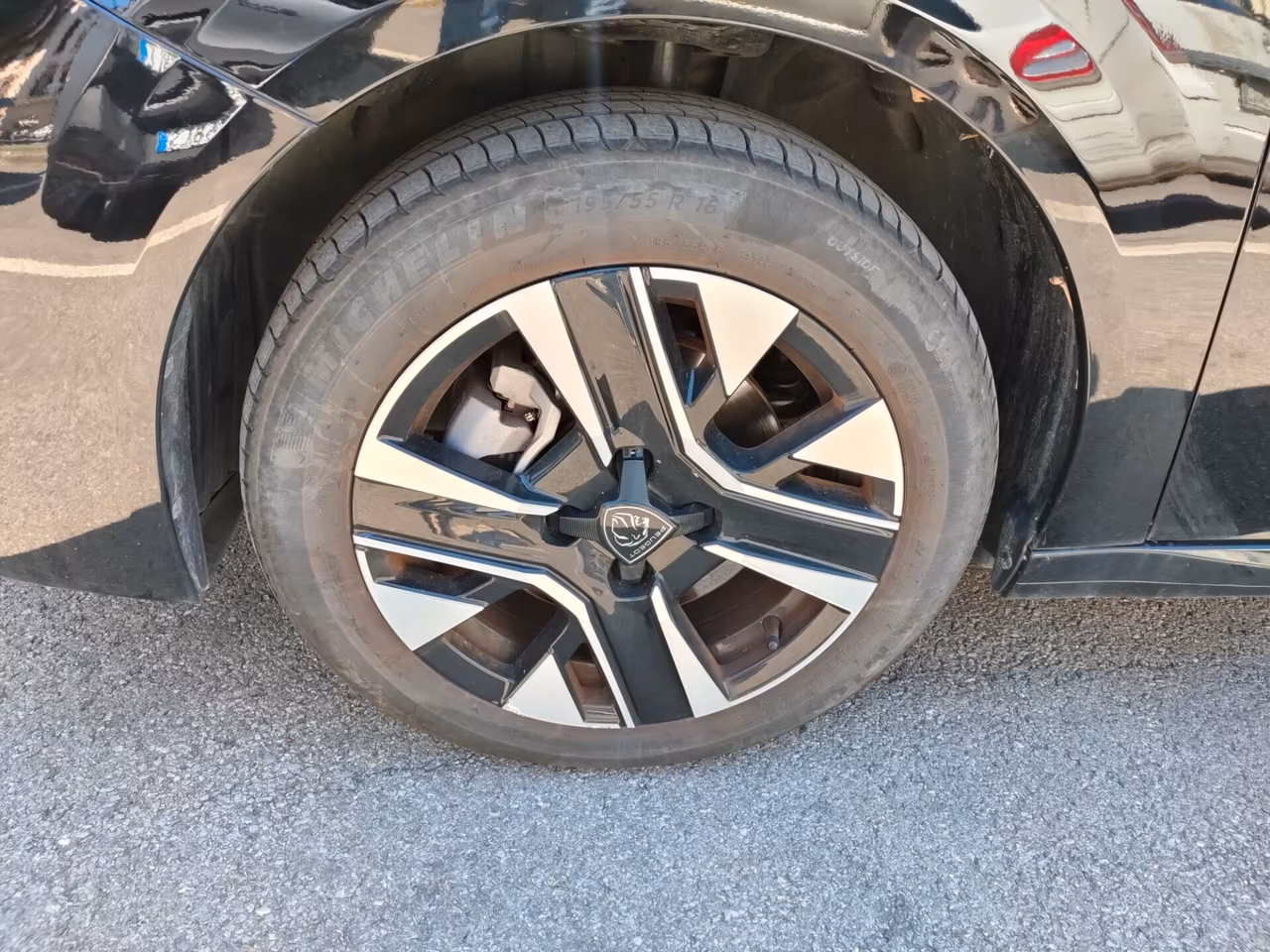 Peugeot 208 Hybrid 110 e-DCS6 Allure