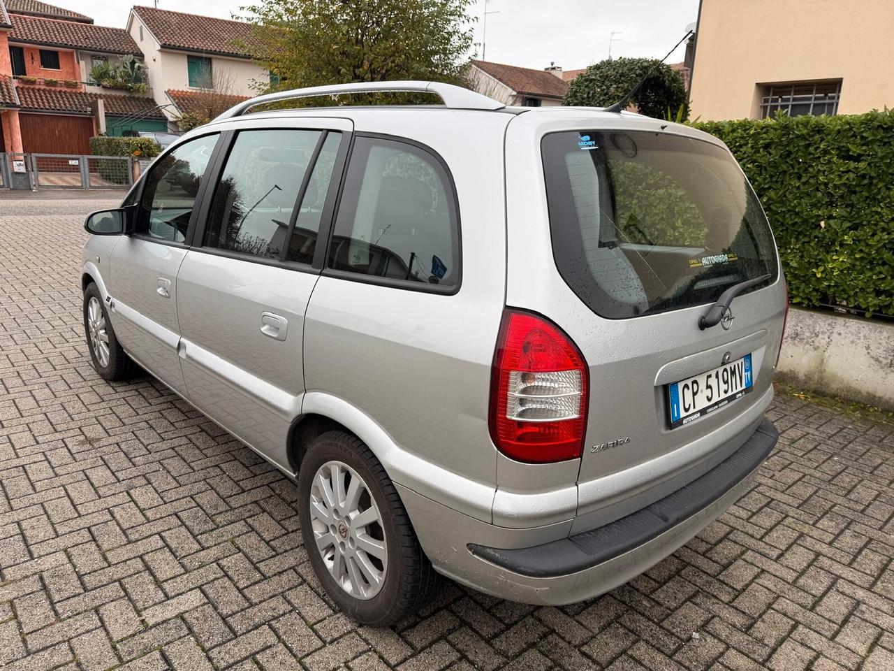 Opel Zafira Elegance 7 POSTI