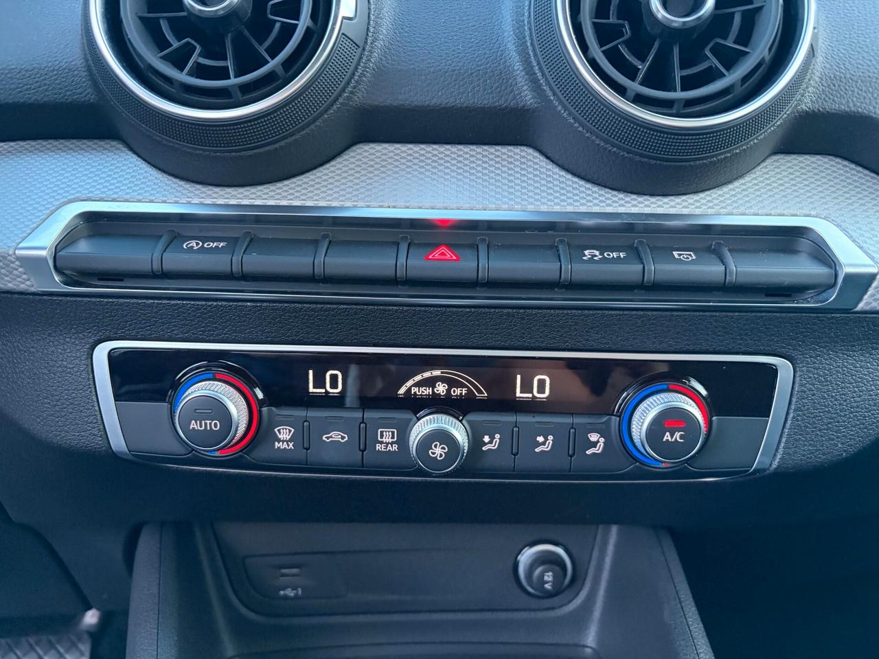 Audi Q2 35 TDI quattro S tronic Identity Black