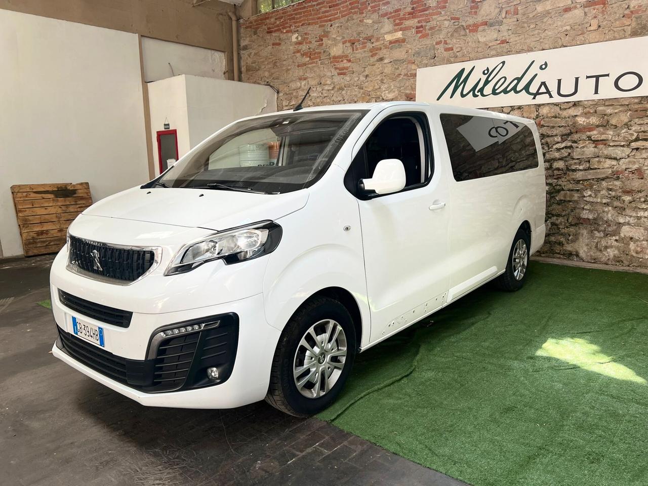 Peugeot Traveller BlueHDi 120 S&S Standard Business