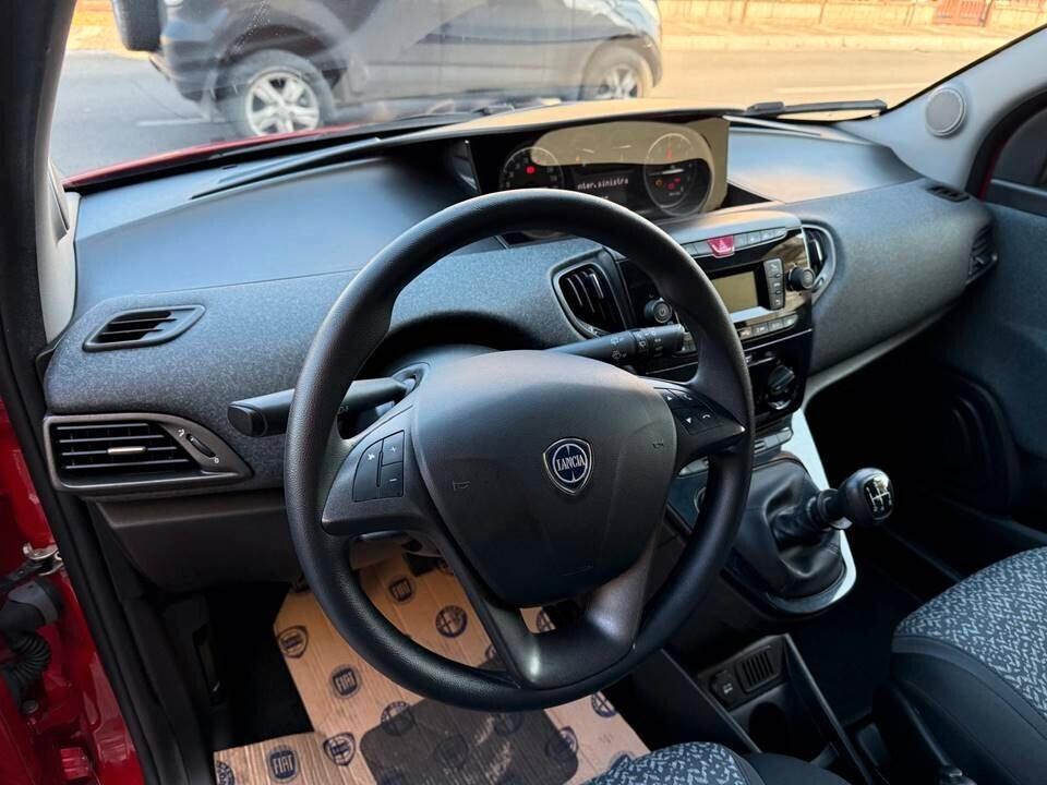 Lancia Ypsilon 0.9 TwinAir 85cv Metano Ecochic Silver