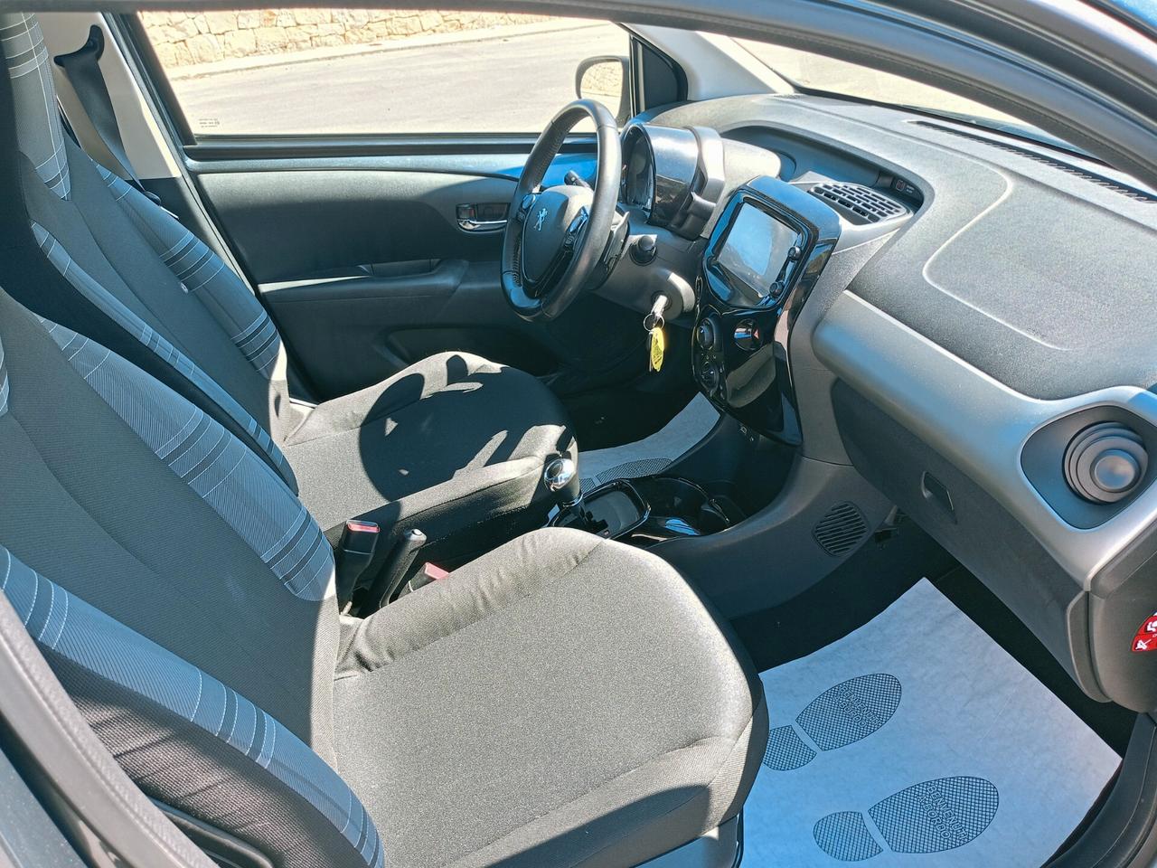 Peugeot 108 1000 BENZINA CAMBIO AUTOMATICO