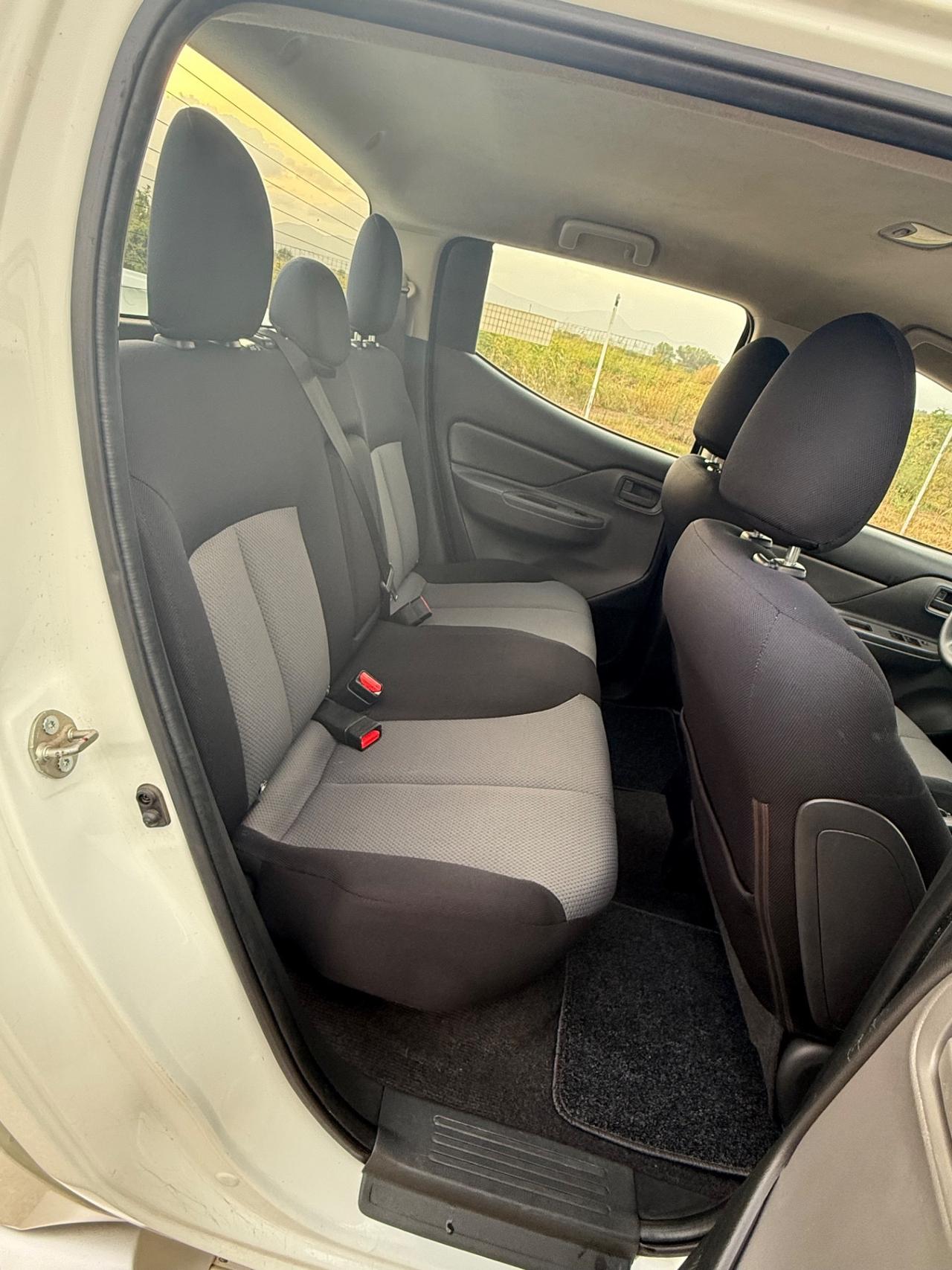 Mitsubishi L200 2.4 DI-D/154CV Club Cab Invite