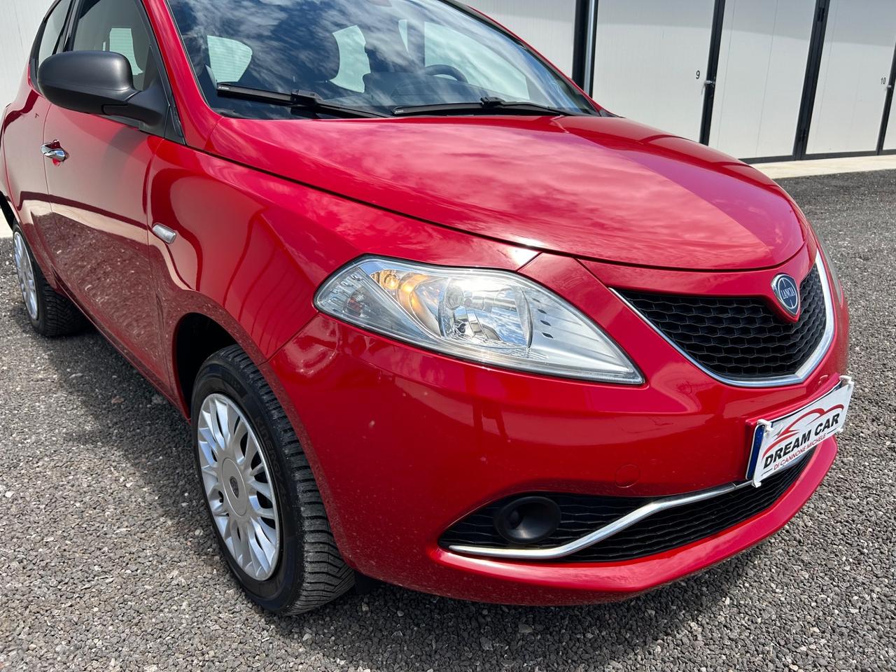 Lancia Ypsilon 0.9 TwinAir 85 CV 5 porte Metano Ecochic Platinum